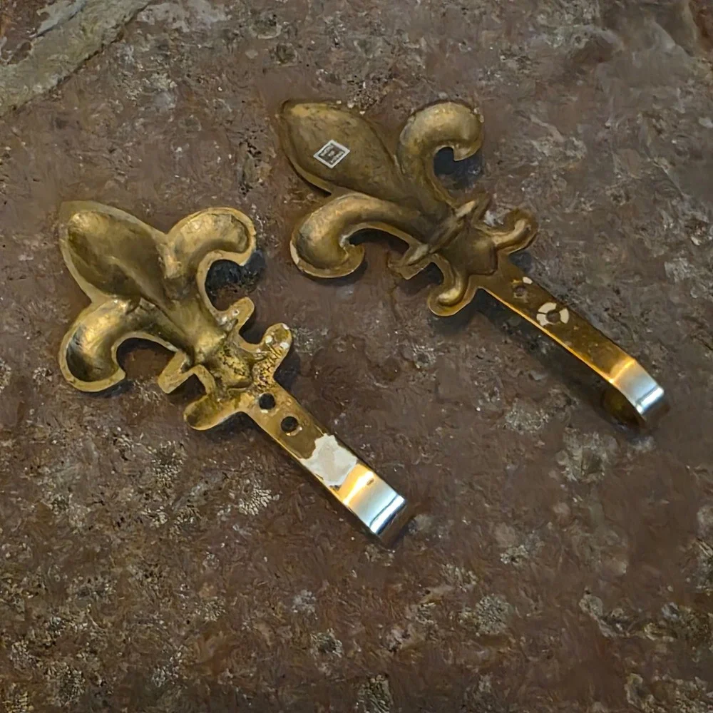 Vintage Brass Fleur De Lis Wall Hooks Set of 2 Gold French Country Decor 6.75in